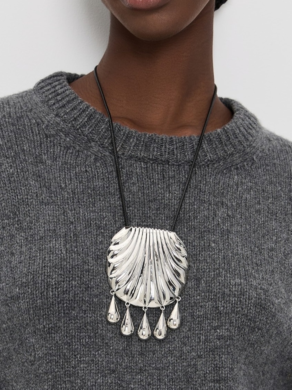 Shell Pendant in Fine Silver Necklace with Teardrop Dangles NWOT